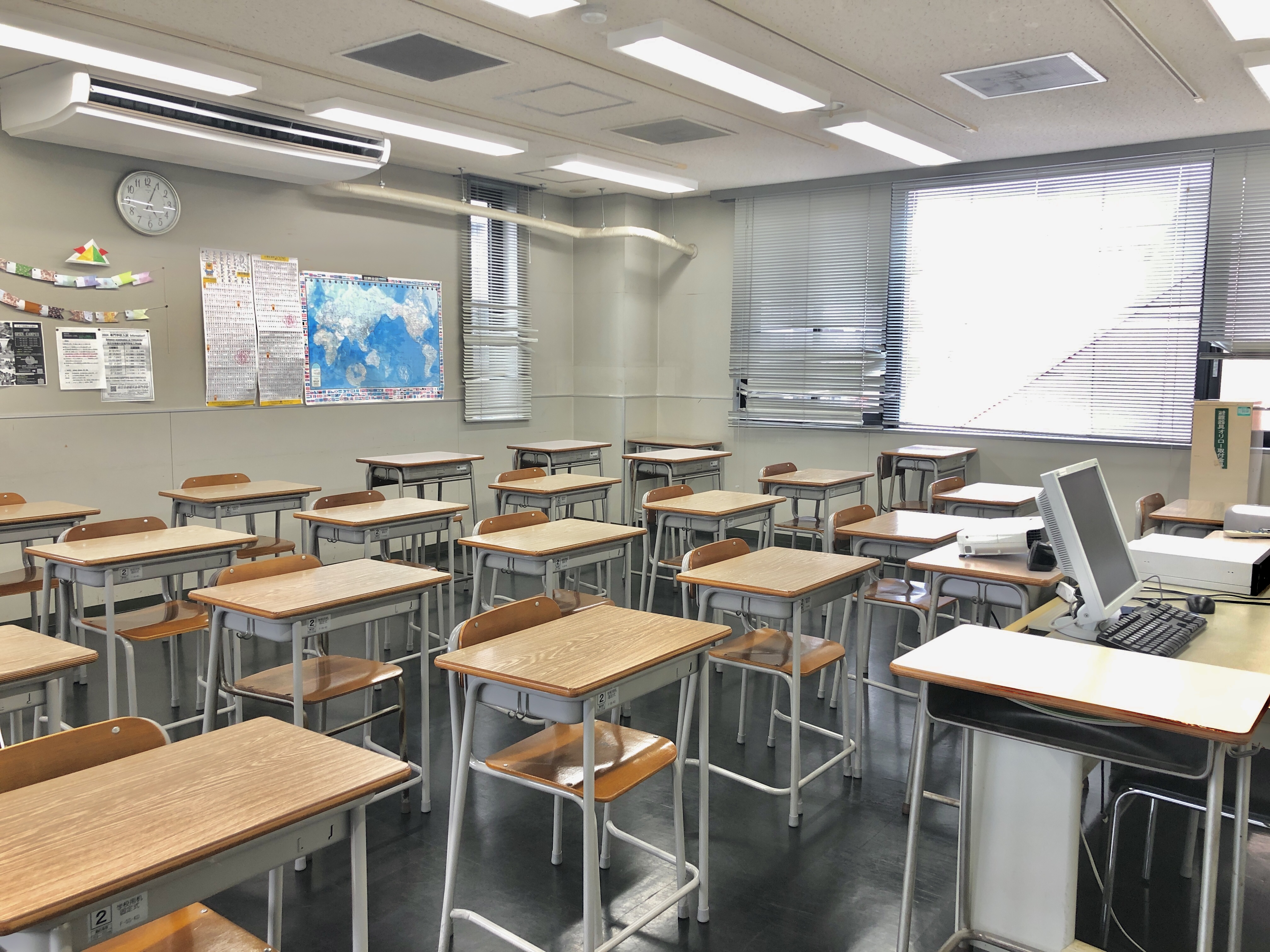 ToBuCo専門学校。3A教室。