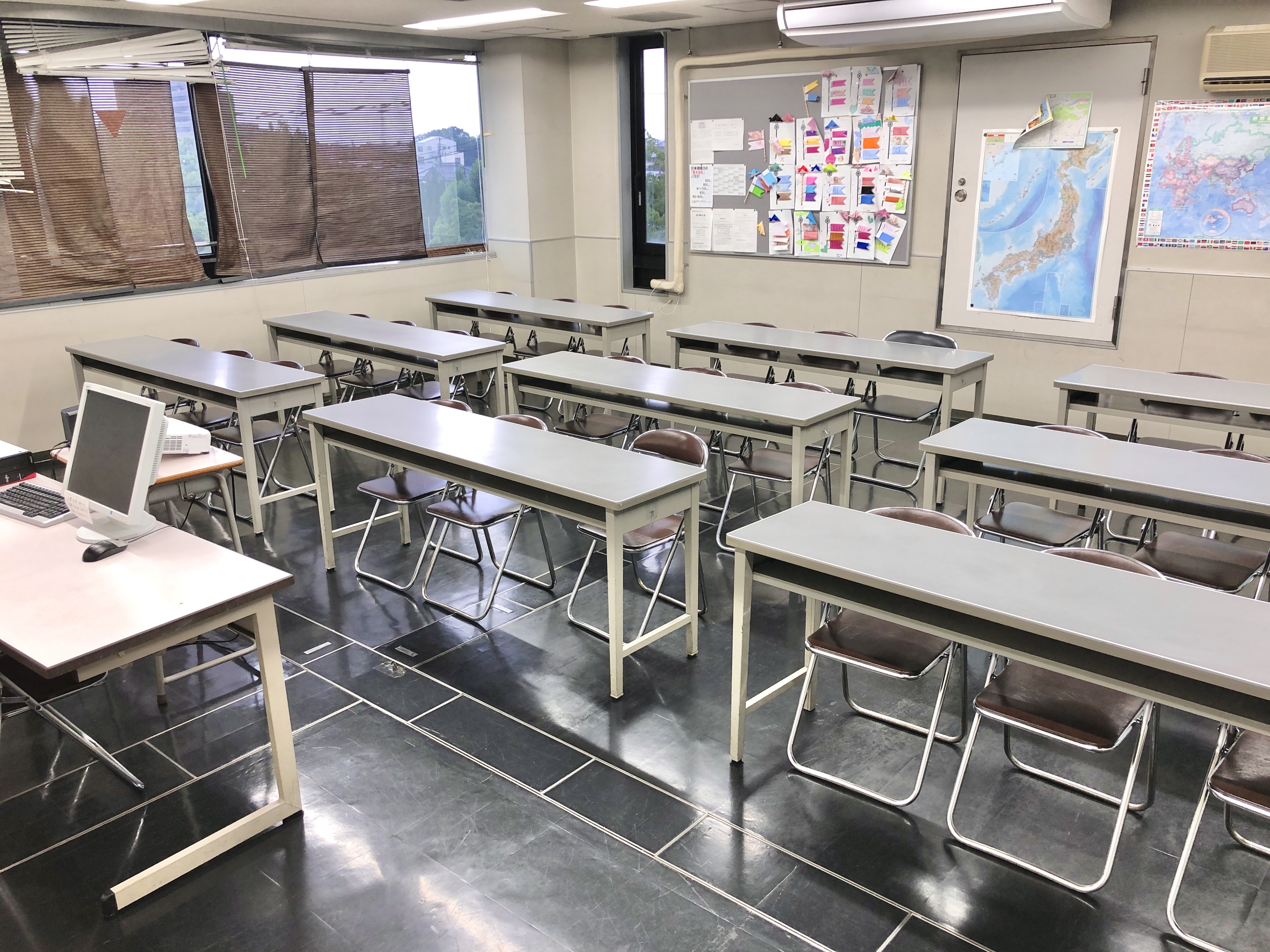 ToBuCo専門学校。4A教室。