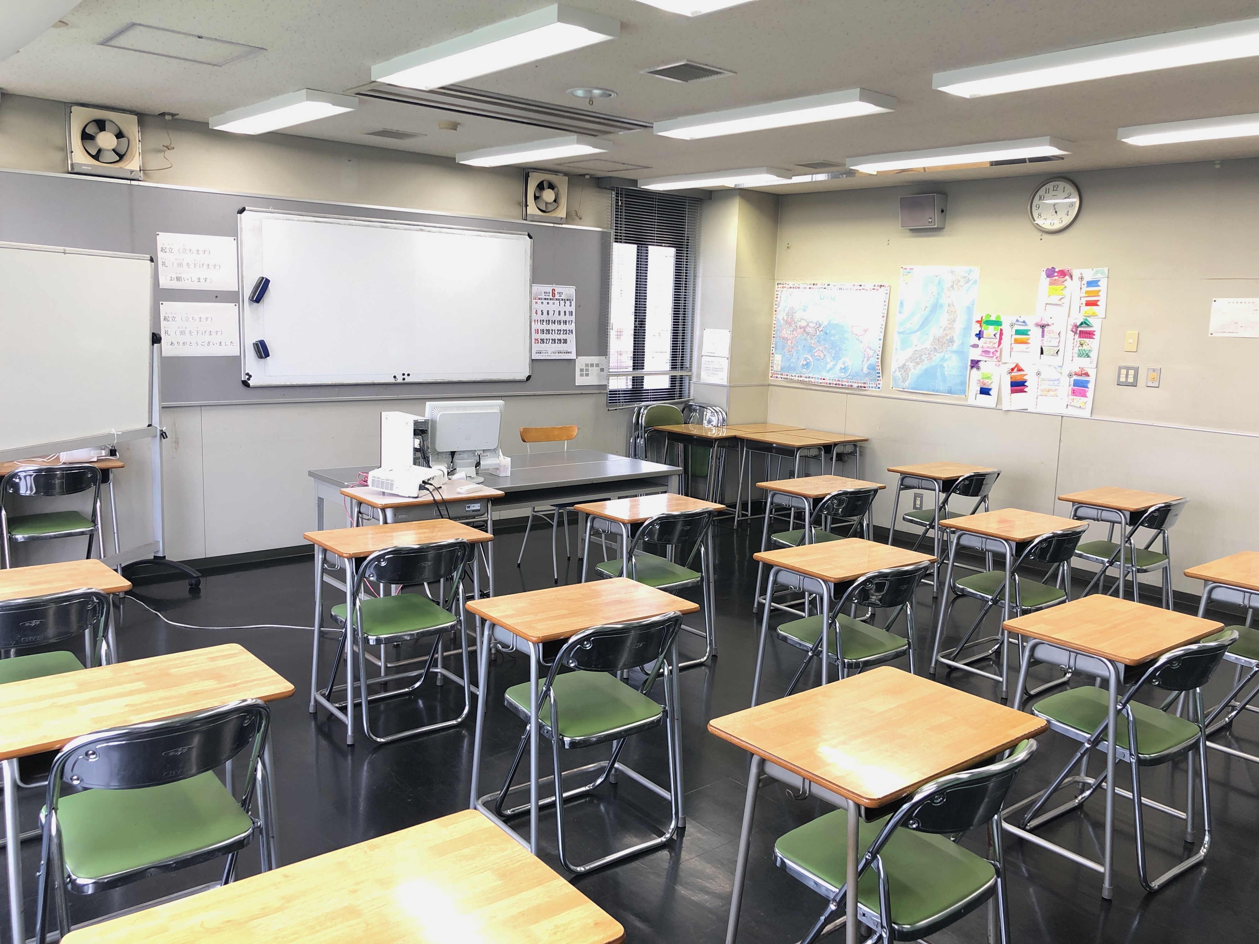 ToBuCo専門学校。4B教室。