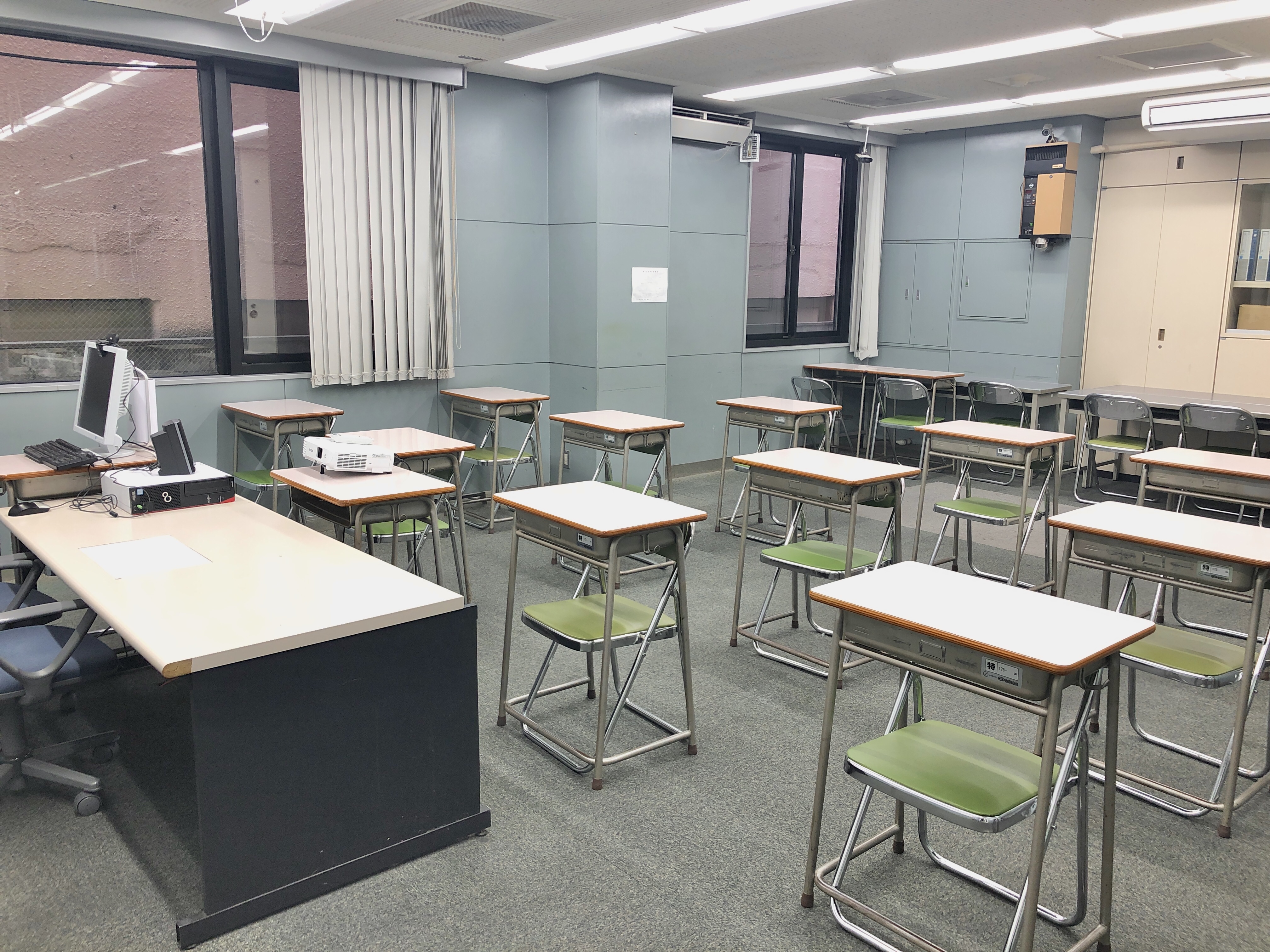 ToBuCo専門学校。1A教室。