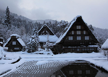 白川郷と雪